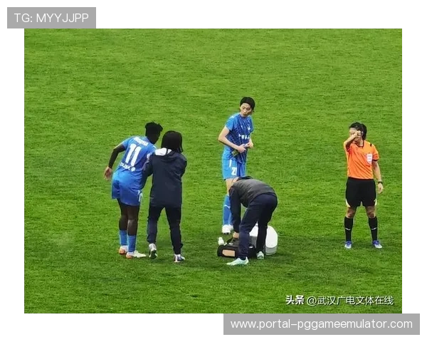 武汉女足半场2球领先，战术执行力压制对手反扑